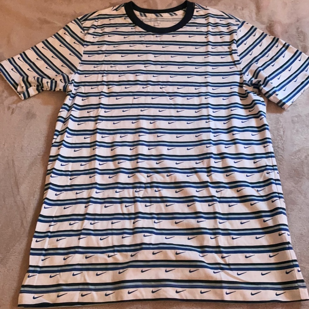 Nike men’s tshirt—size small